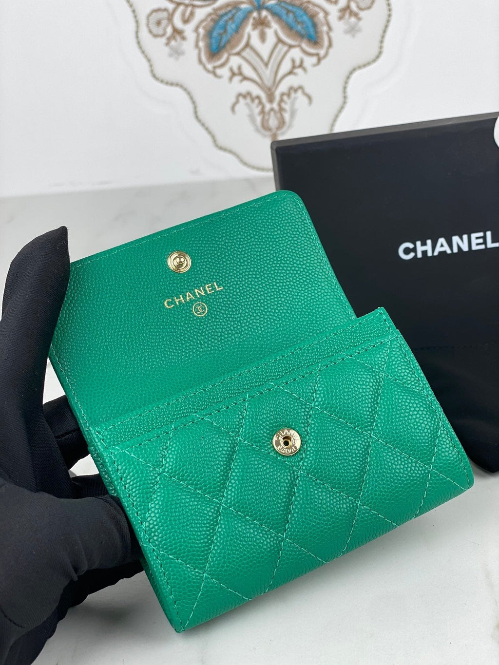 CHANEL FLAP CARD HOLDER 11 EMERALD GRAINED CALFSKIN GOLD ICON