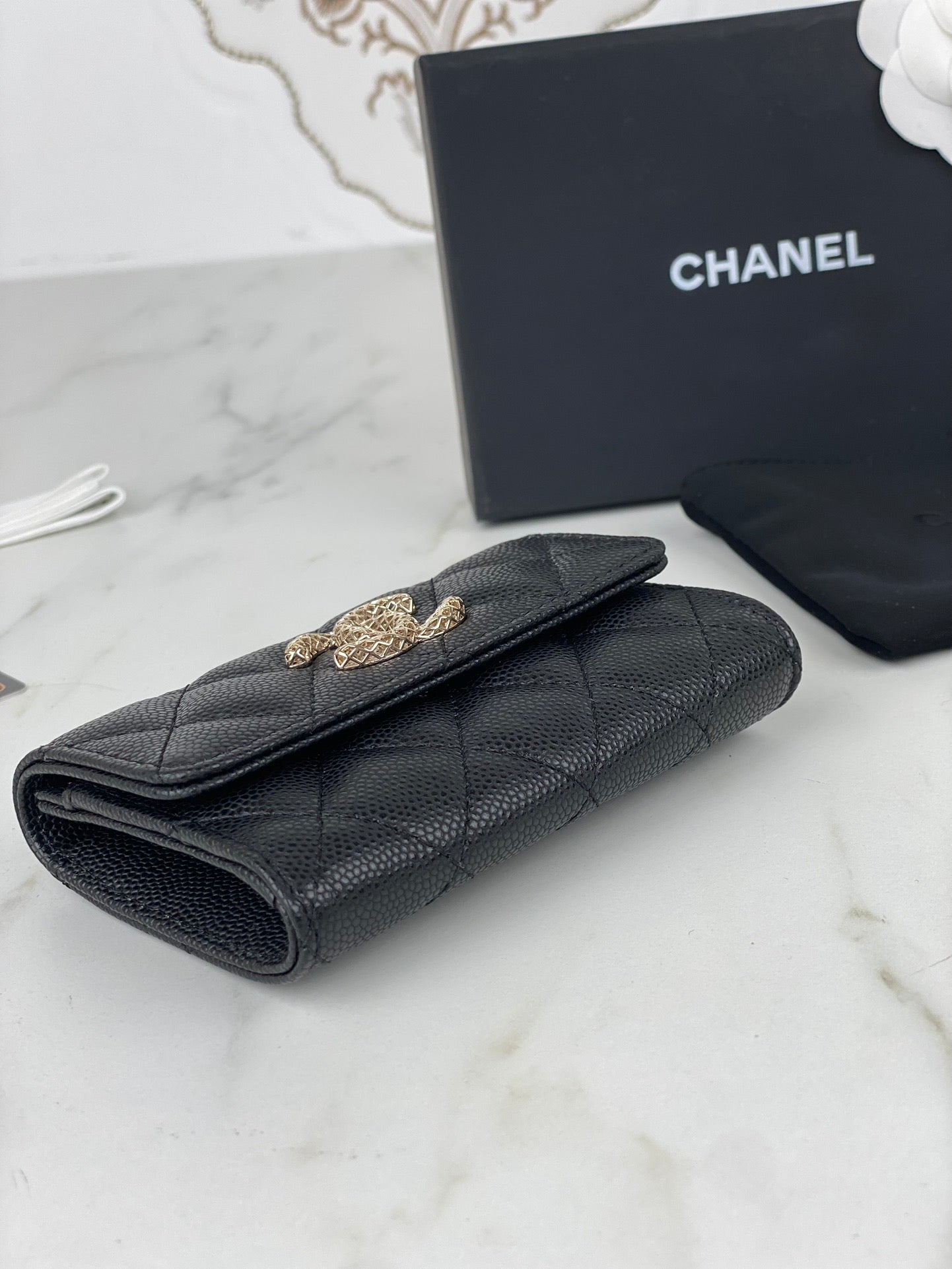 CHANEL FLAP CARD HOLDER 11 BLACK GRAINED CALFSKIN GOLD ICON