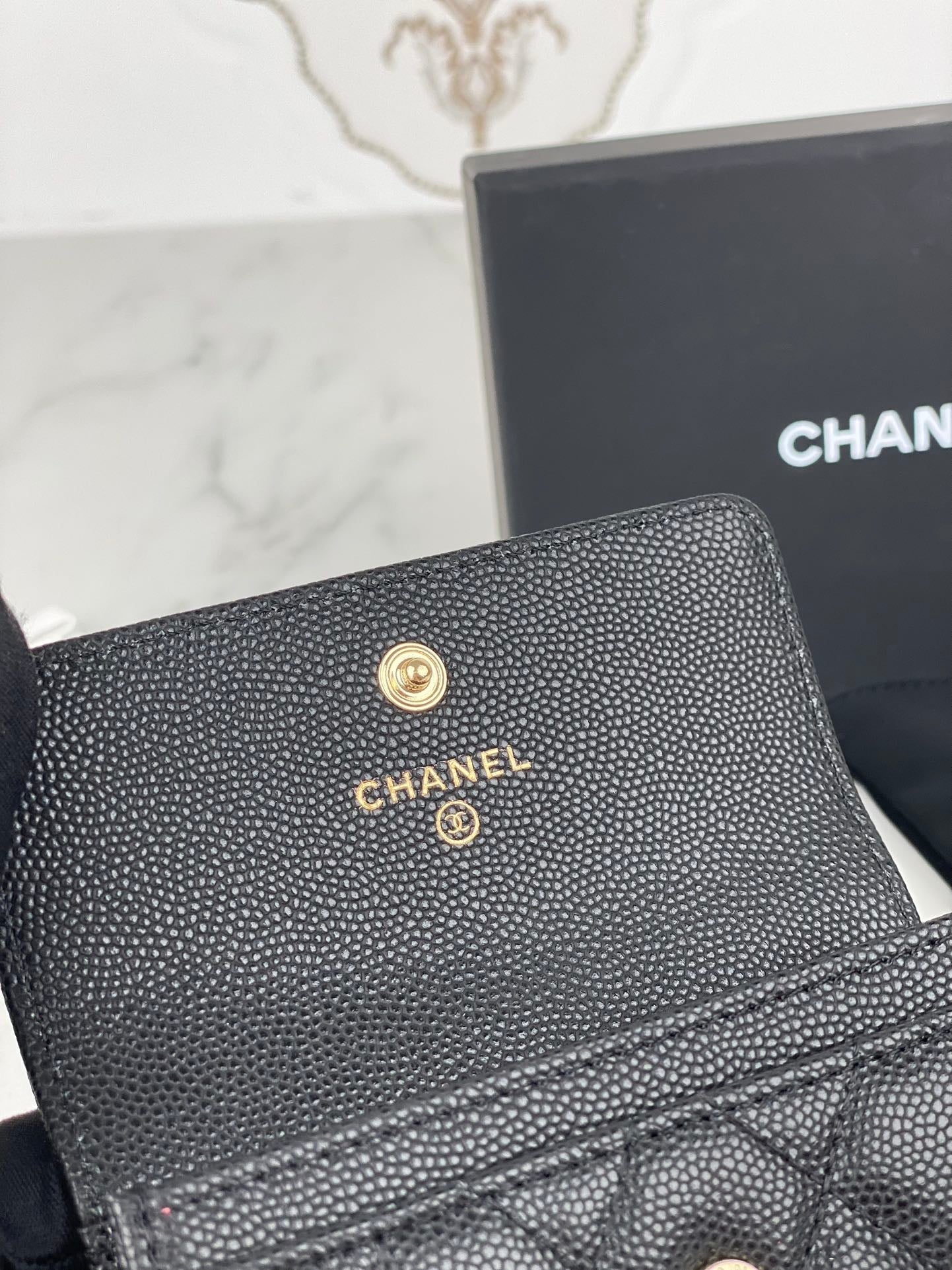 CHANEL FLAP CARD HOLDER 11 BLACK GRAINED CALFSKIN GOLD ICON