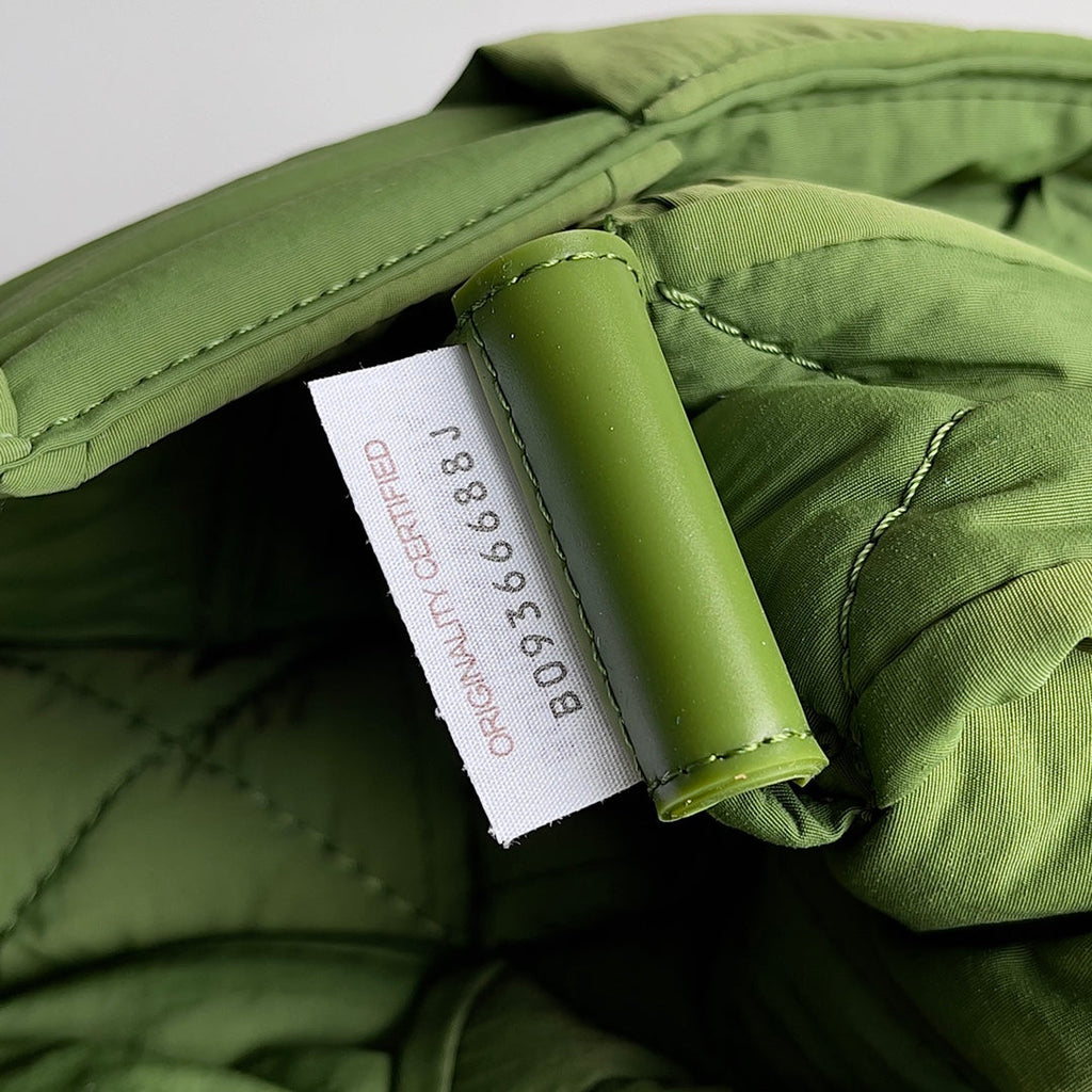 BOTTEGA VENETA CASSETTE 32 BAG IN GREEN FERN POLYAMIDE