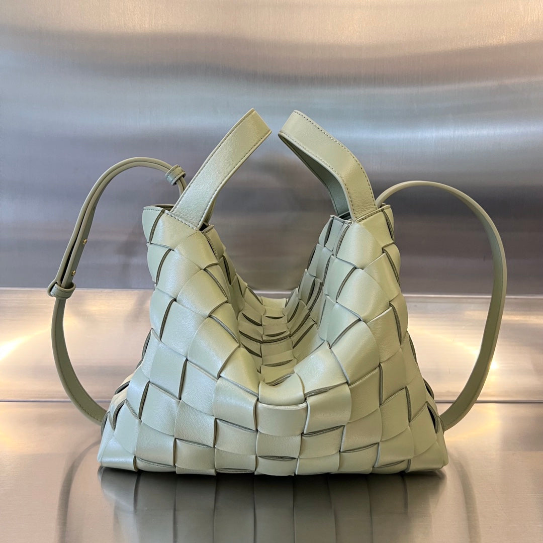 BOTTEGA VENETA MEDIUM 28 CASSETTE GREY LAMBSKIN