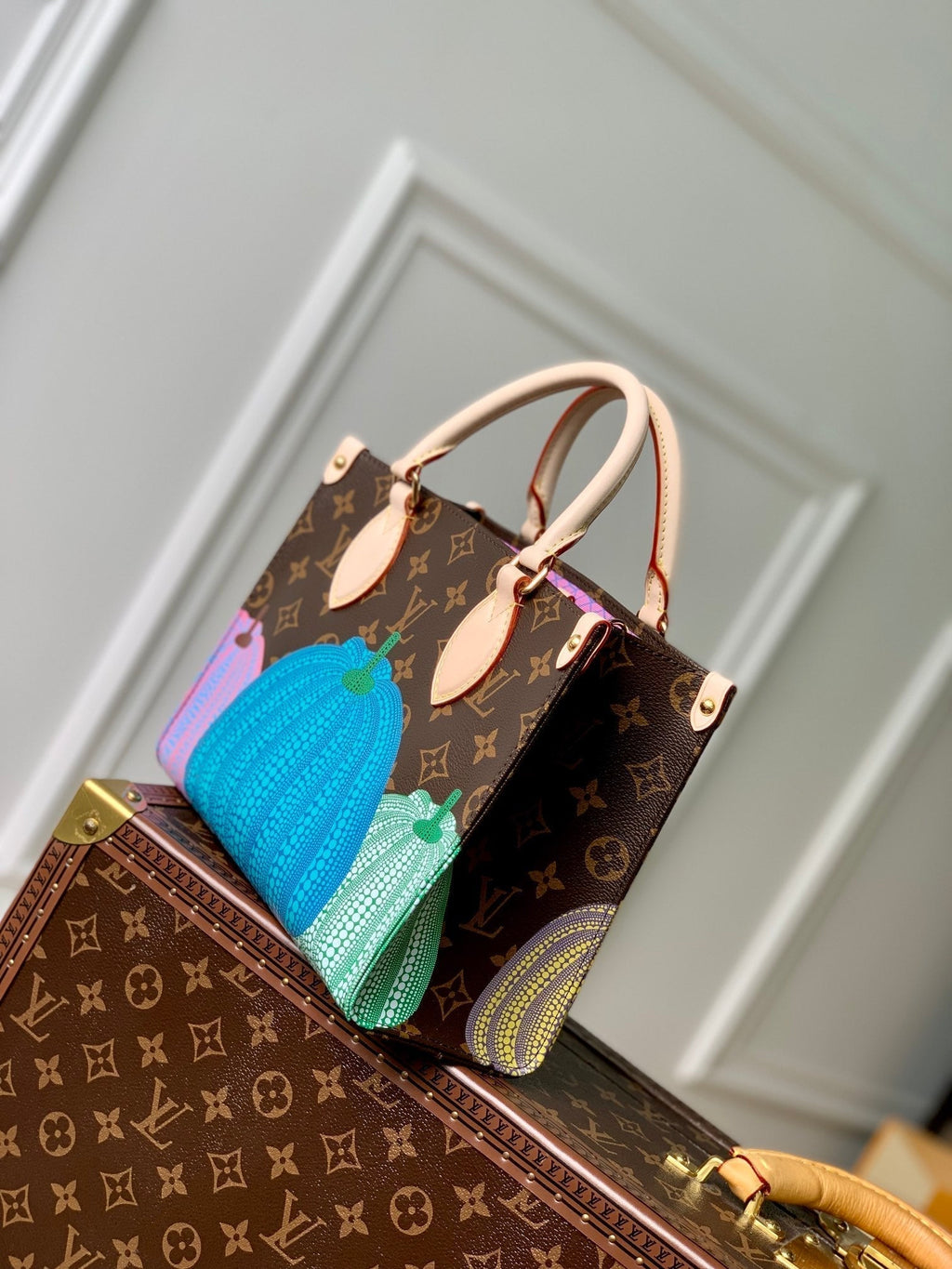 LOUIS VUITTON LV x YK ONTHEGO 25 IN BROWN MONOGRAM COATED CANVAS AND CALFSKIN PUMPKIN PATTERN