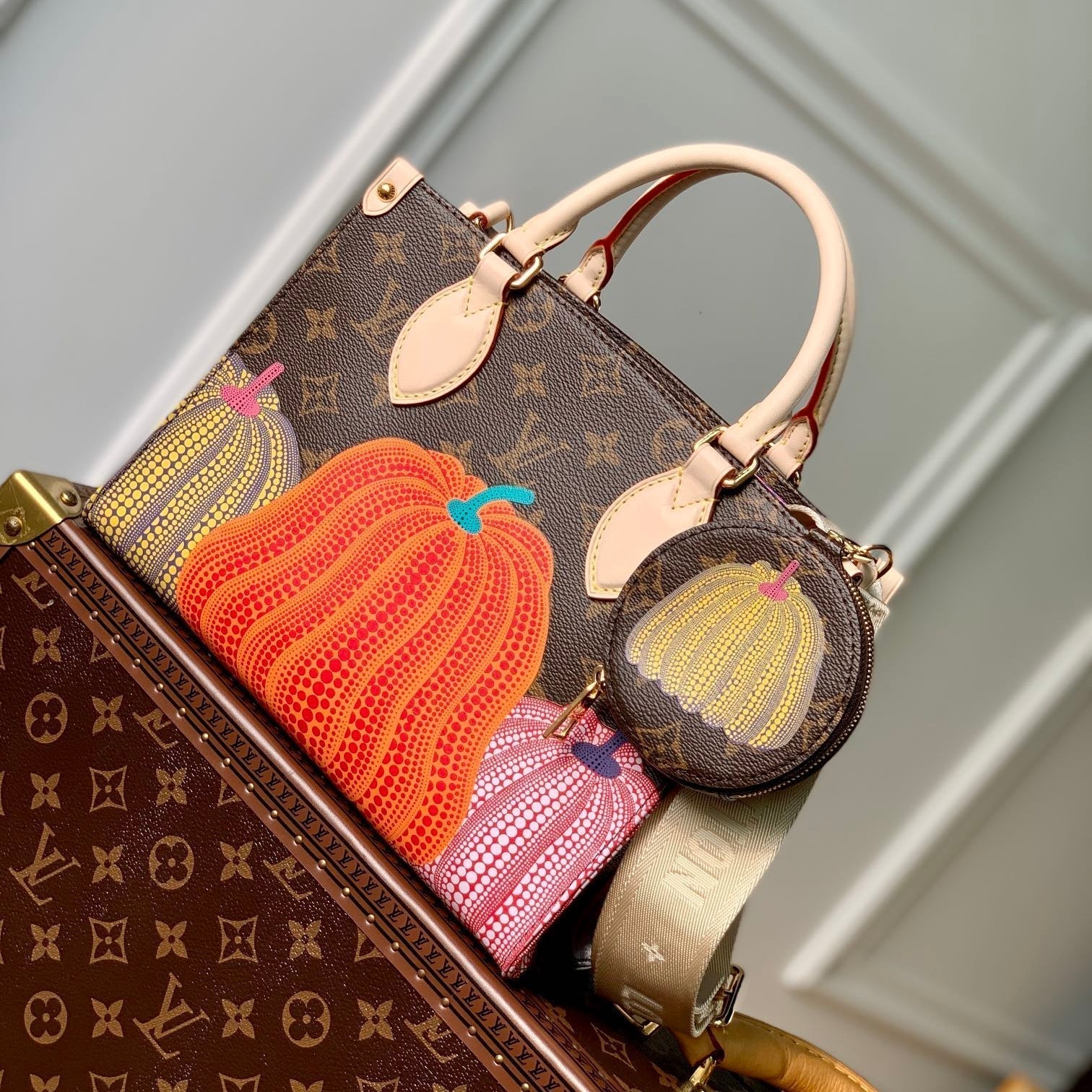 LOUIS VUITTON LV x YK ONTHEGO 25 IN BROWN MONOGRAM COATED CANVAS AND CALFSKIN PUMPKIN PATTERN