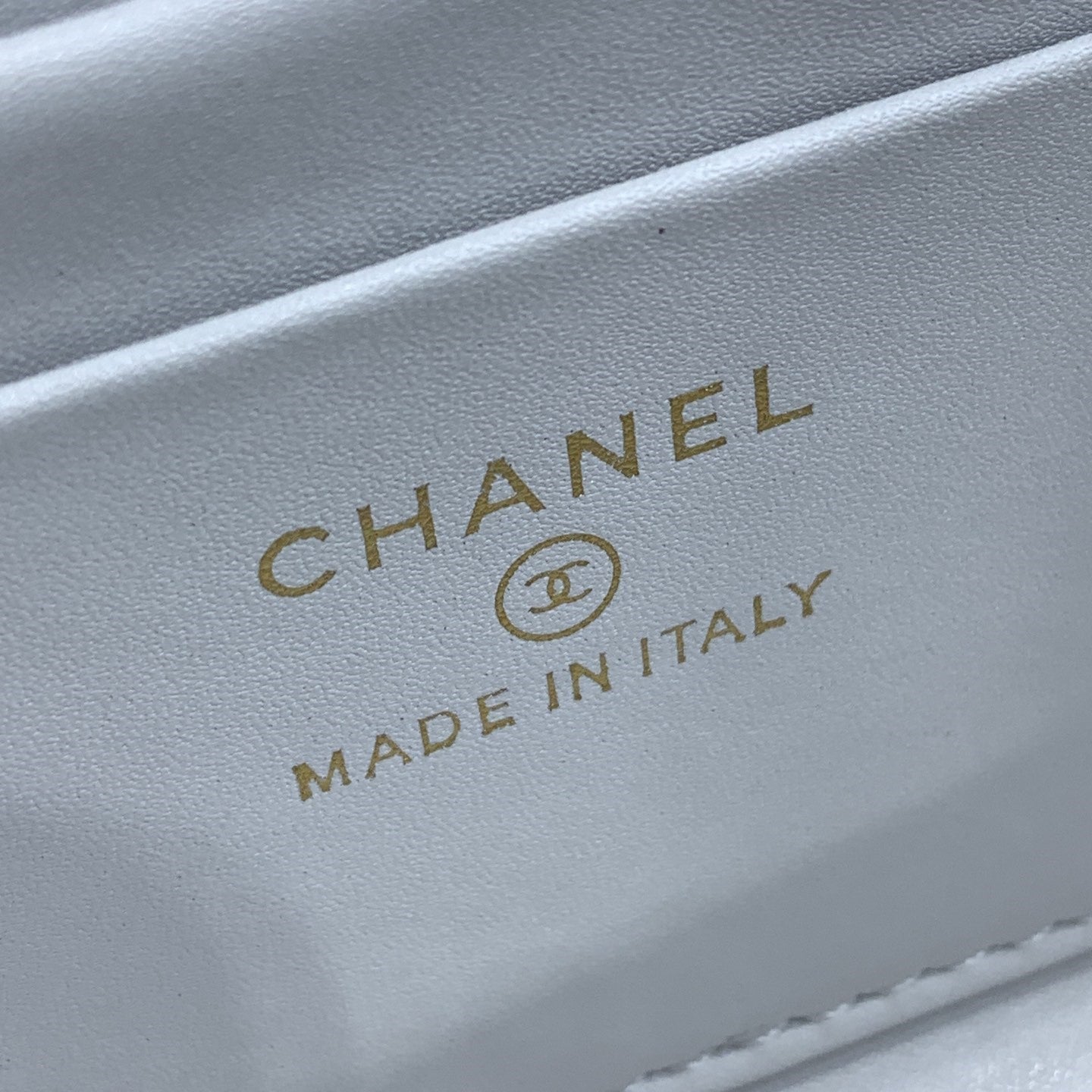 CHANEL 23P Flap Bag 19cm White Caviar Gold Hardware