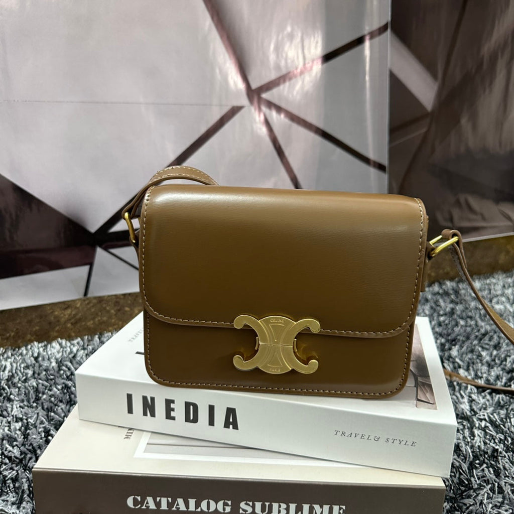 CELINE TRIOMPHE TEEN 18 CARAMEL BROWN COWHIDE LEATHER