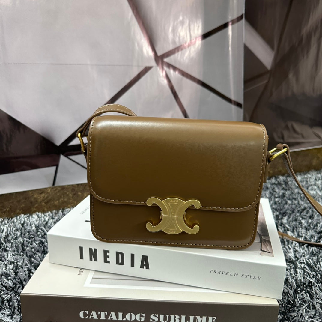 CELINE TRIOMPHE TEEN 18 CARAMEL BROWN COWHIDE LEATHER