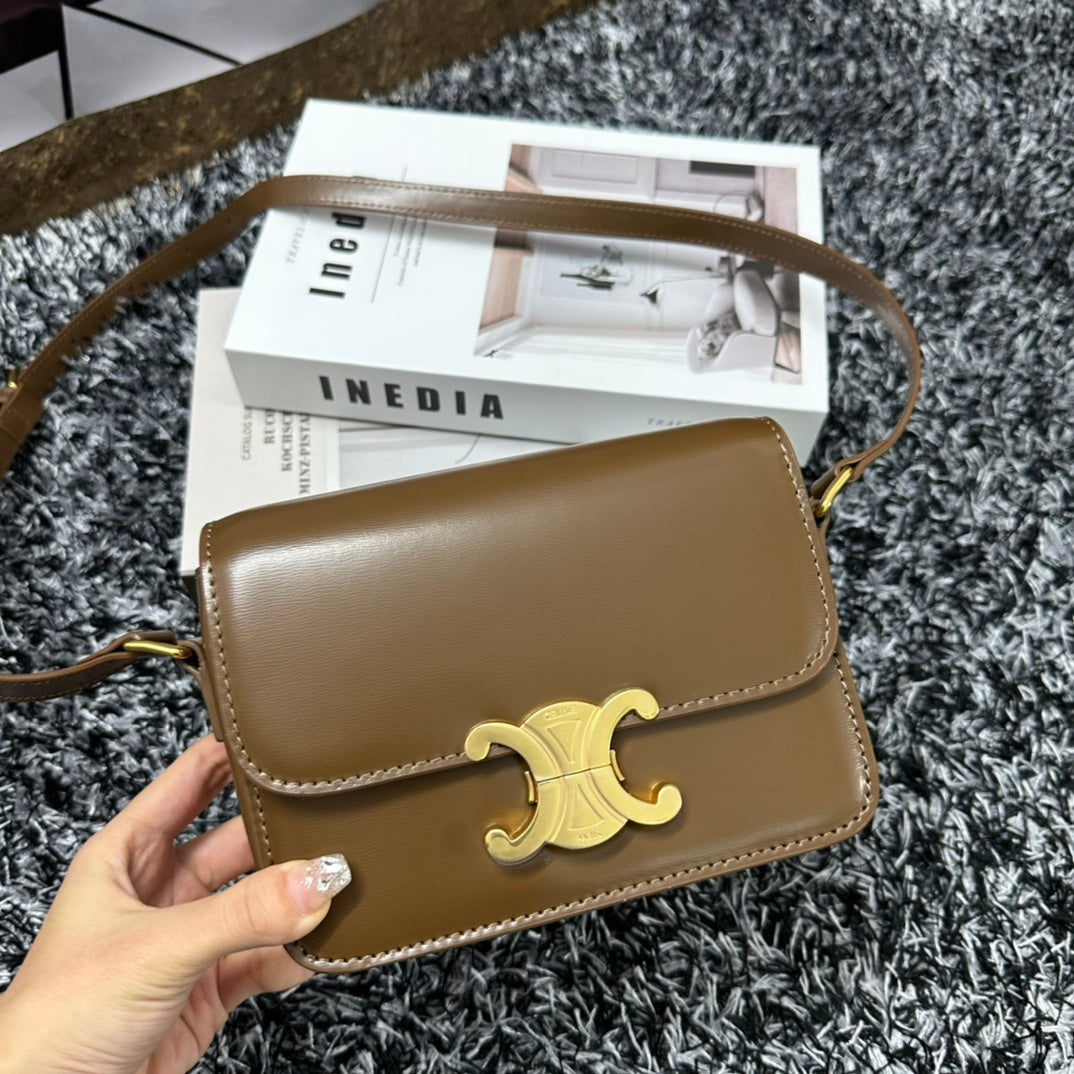 CELINE TRIOMPHE TEEN 18 CARAMEL BROWN COWHIDE LEATHER