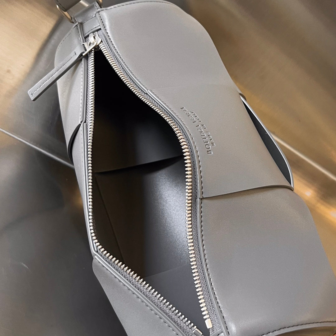 BOTTEGA VENETA CYLINDER CASSETTE 30 IN LAVA GRAY CALFSKIN