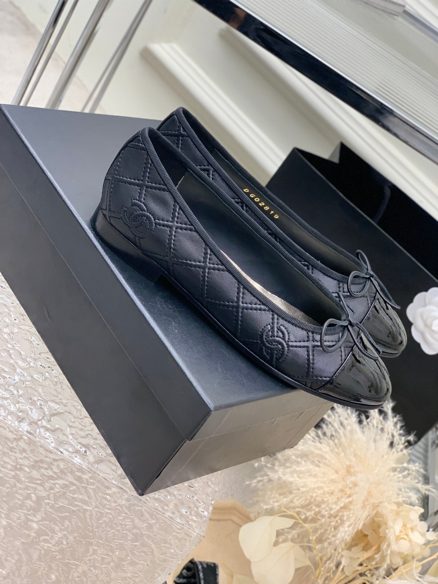 CHANEL BALLET FLAT GLOSSY BLACK LAMBSKIN