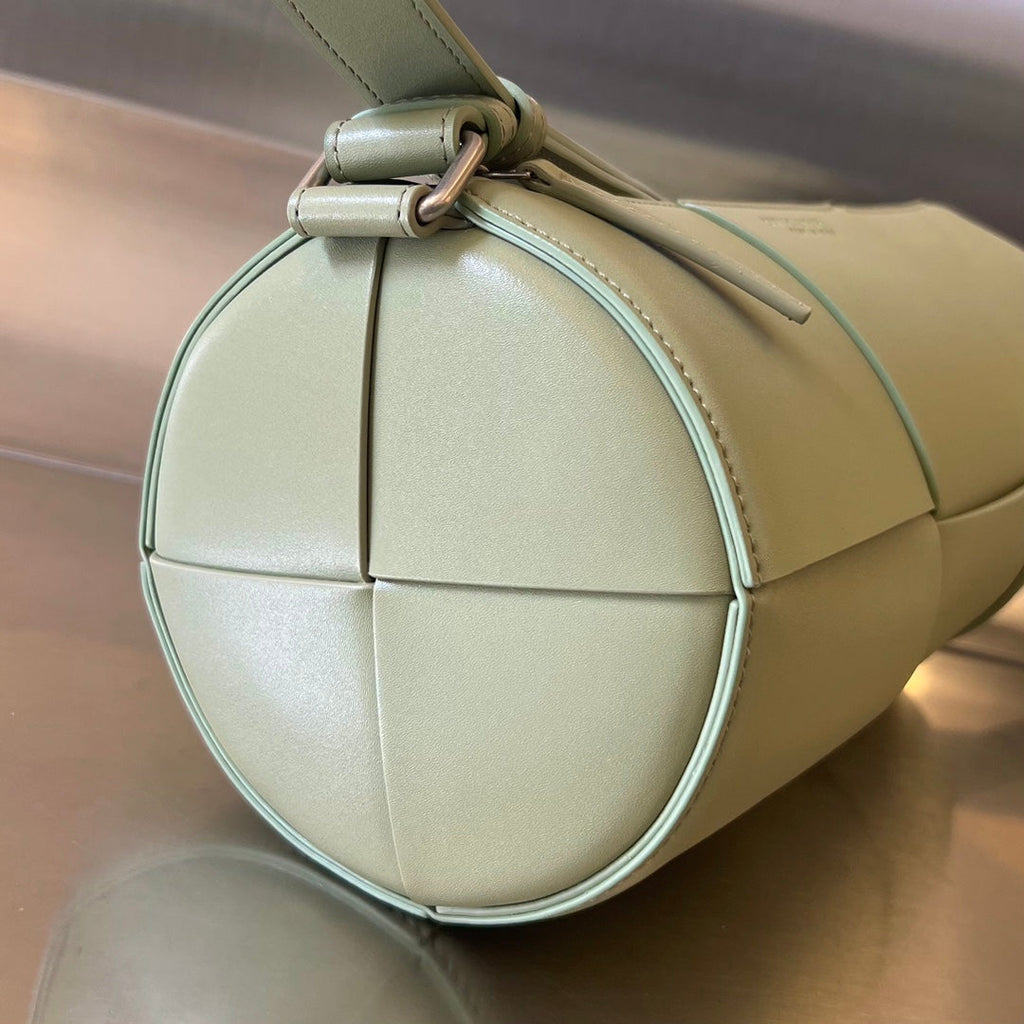 BOTTEGA VENETA CYLINDER CASSETTE 30 IN TRAVERTINE CALFSKIN