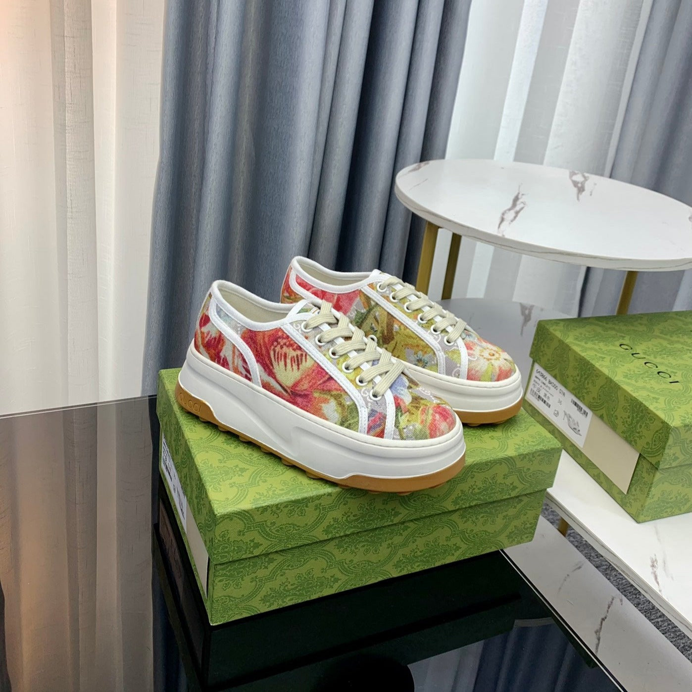GUCCI SNEAKER FLATFORM FLOWERS PATTERN CANVAS