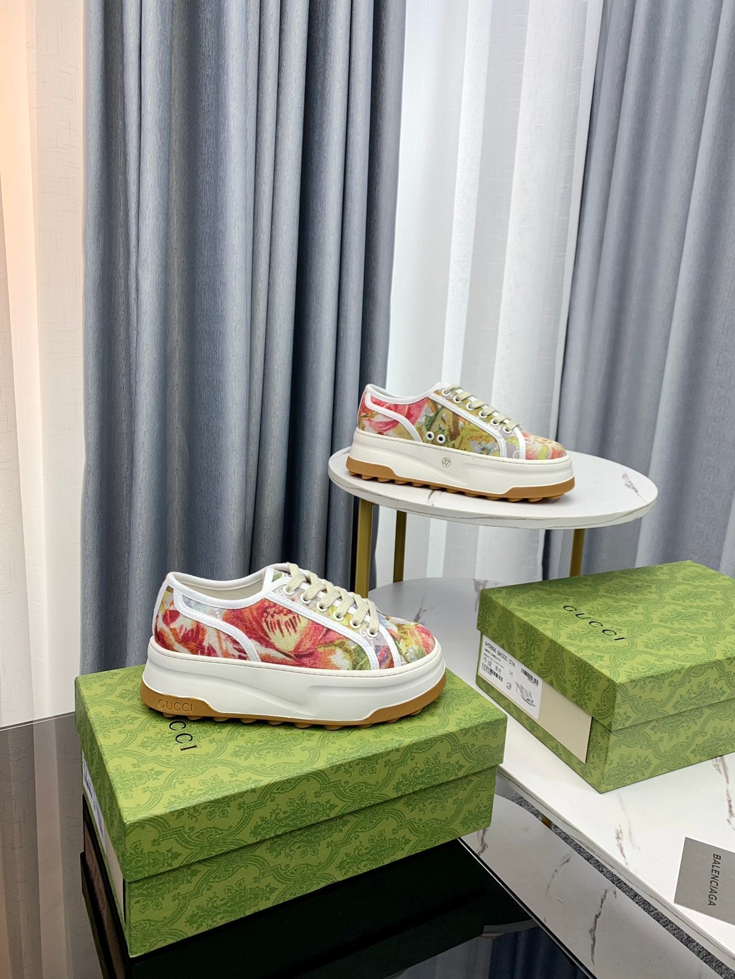 GUCCI SNEAKER FLATFORM FLOWERS PATTERN CANVAS