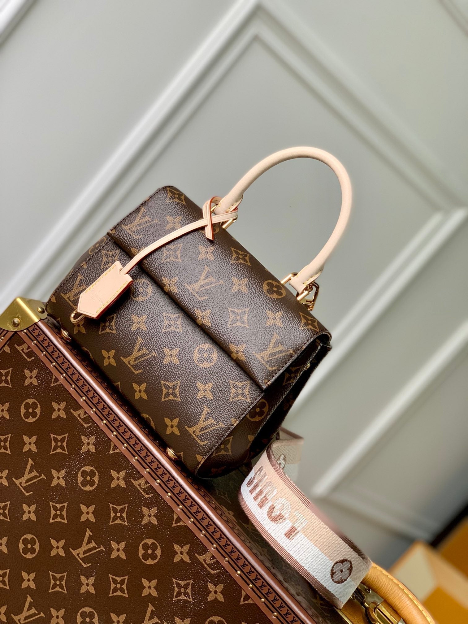 LOUIS VUITTON CLUNY MINI 20 IN BROWN MONOGRAM CANVAS