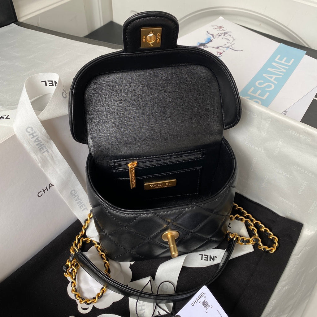 CHANEL SMALL 15 VANITY CASE IN BLACK CALFSKIN GOLD HARDWARE