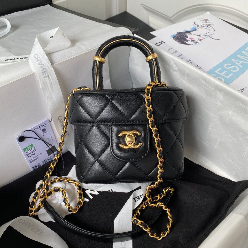 CHANEL SMALL 15 VANITY CASE IN BLACK CALFSKIN GOLD HARDWARE