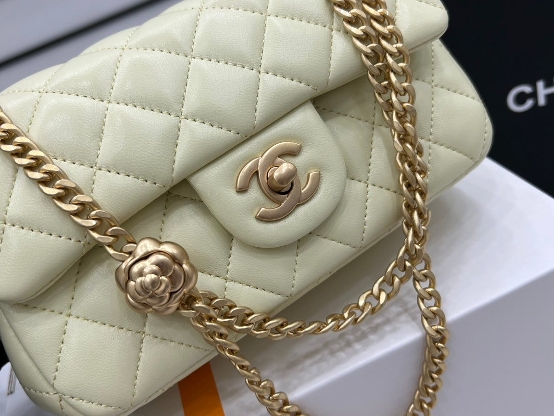 CHANEL SMALL 20 FLAP BAG IN NEON YELLOW CALFSKIN GOLD HARDWARE