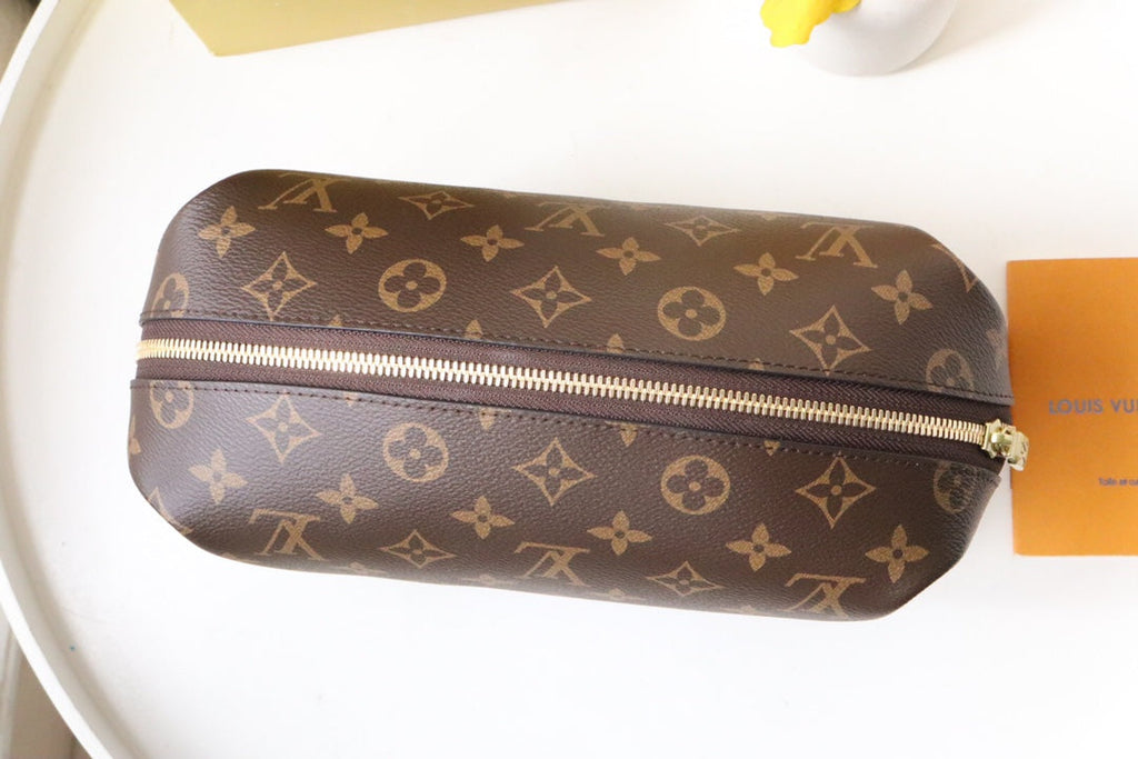 LOUIS VUITTON COSMETIC BAG 27 IN BROWN MONOGRAM COATED CANVAS