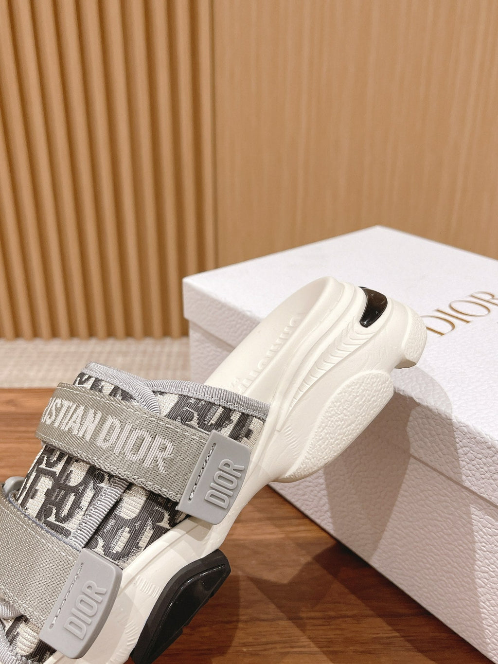 DIOR PLATFORM SLIDES 25S 30 MM IN WHITE MIX GREY FABRIC AND CALFSKIN