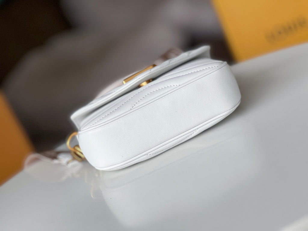 LOUIS VUITTON LV 25S WAVE MULTI POCHETTE 19 IN WHITE CALFSKIN GOLD HARDWARE