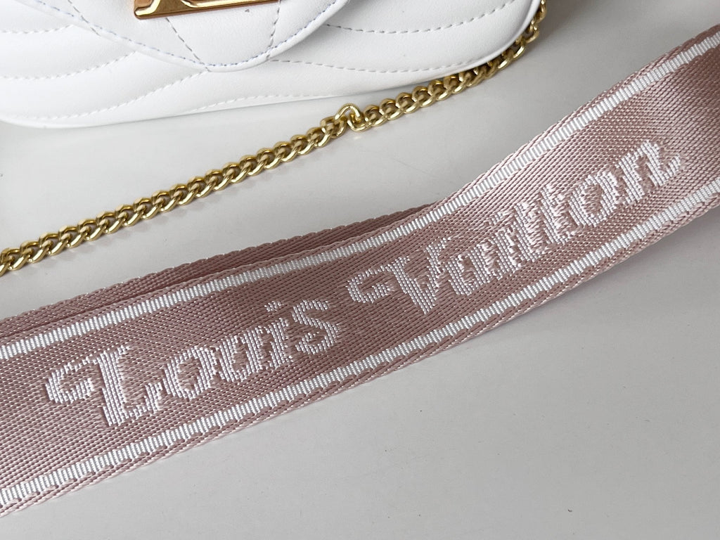 LOUIS VUITTON LV 25S WAVE MULTI POCHETTE 19 IN WHITE CALFSKIN GOLD HARDWARE