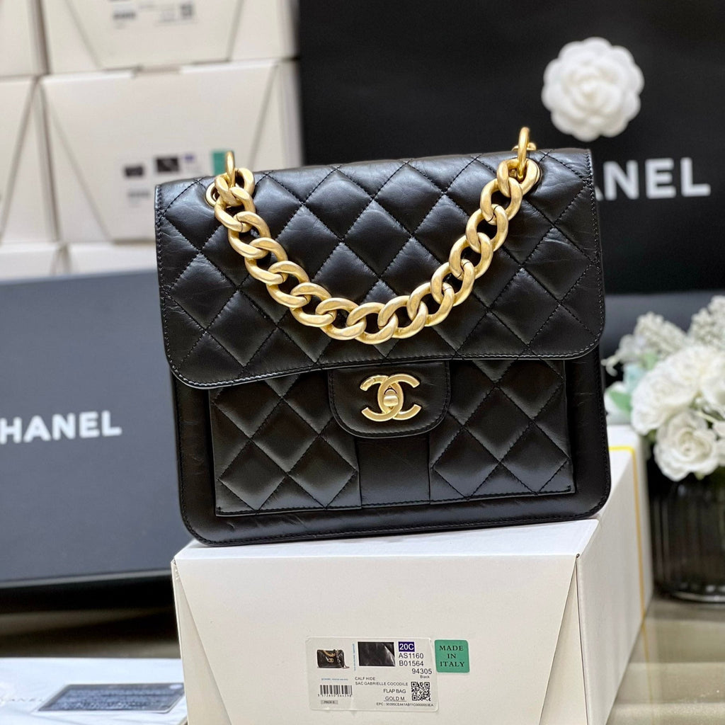 CHANEL 25S  MEDIUM FLAP BAG 25 IN BLACK CALFSKIN GOLD HARDWARE