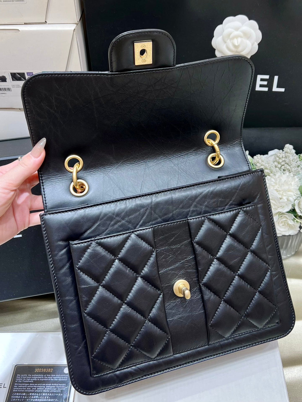 CHANEL 25S  MEDIUM FLAP BAG 25 IN BLACK CALFSKIN GOLD HARDWARE