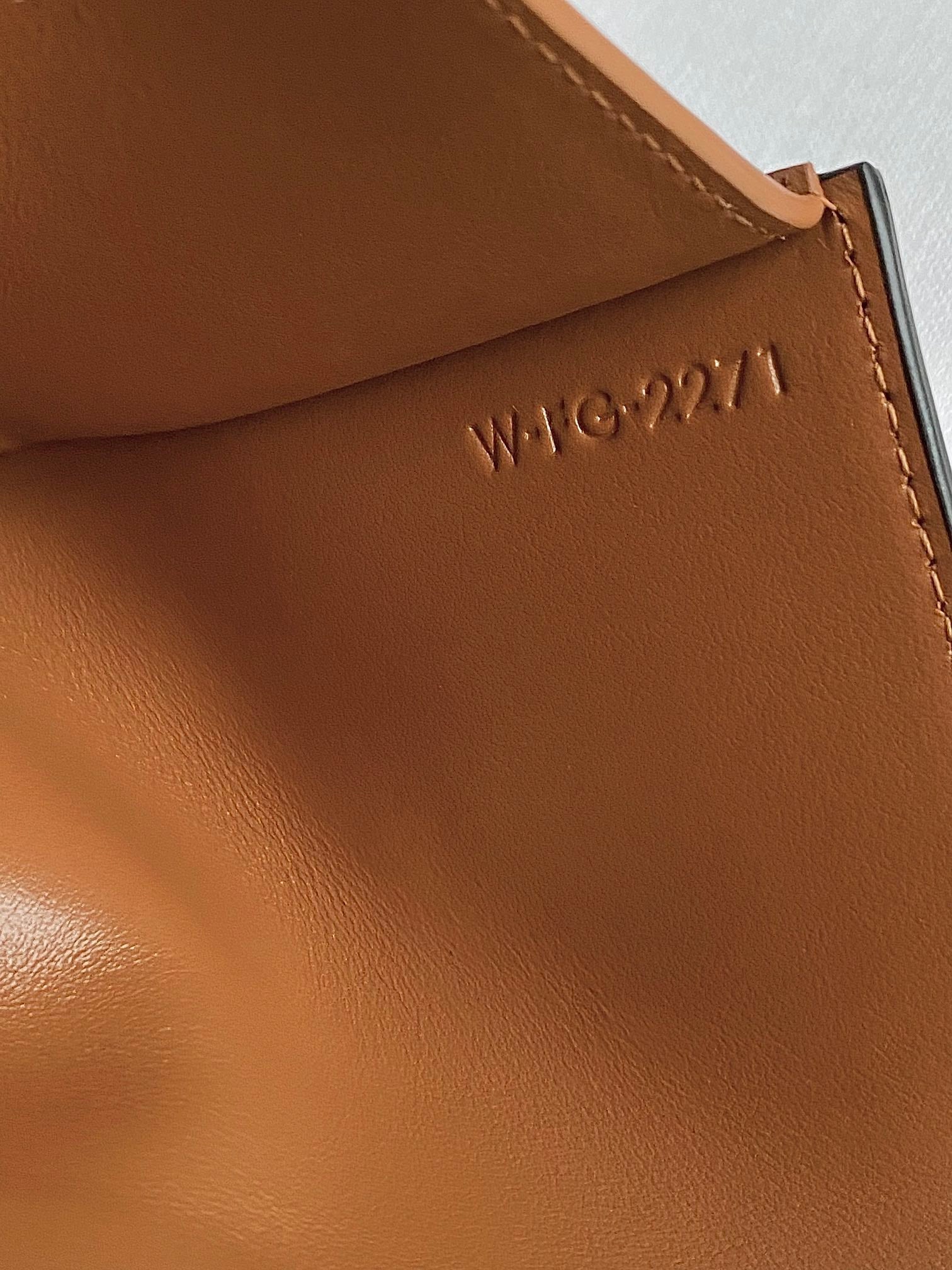 CELINE TRIOMPHE 9 WALLET TWO-IN-ONE OLD FLOWER BROWN CALFSKIN