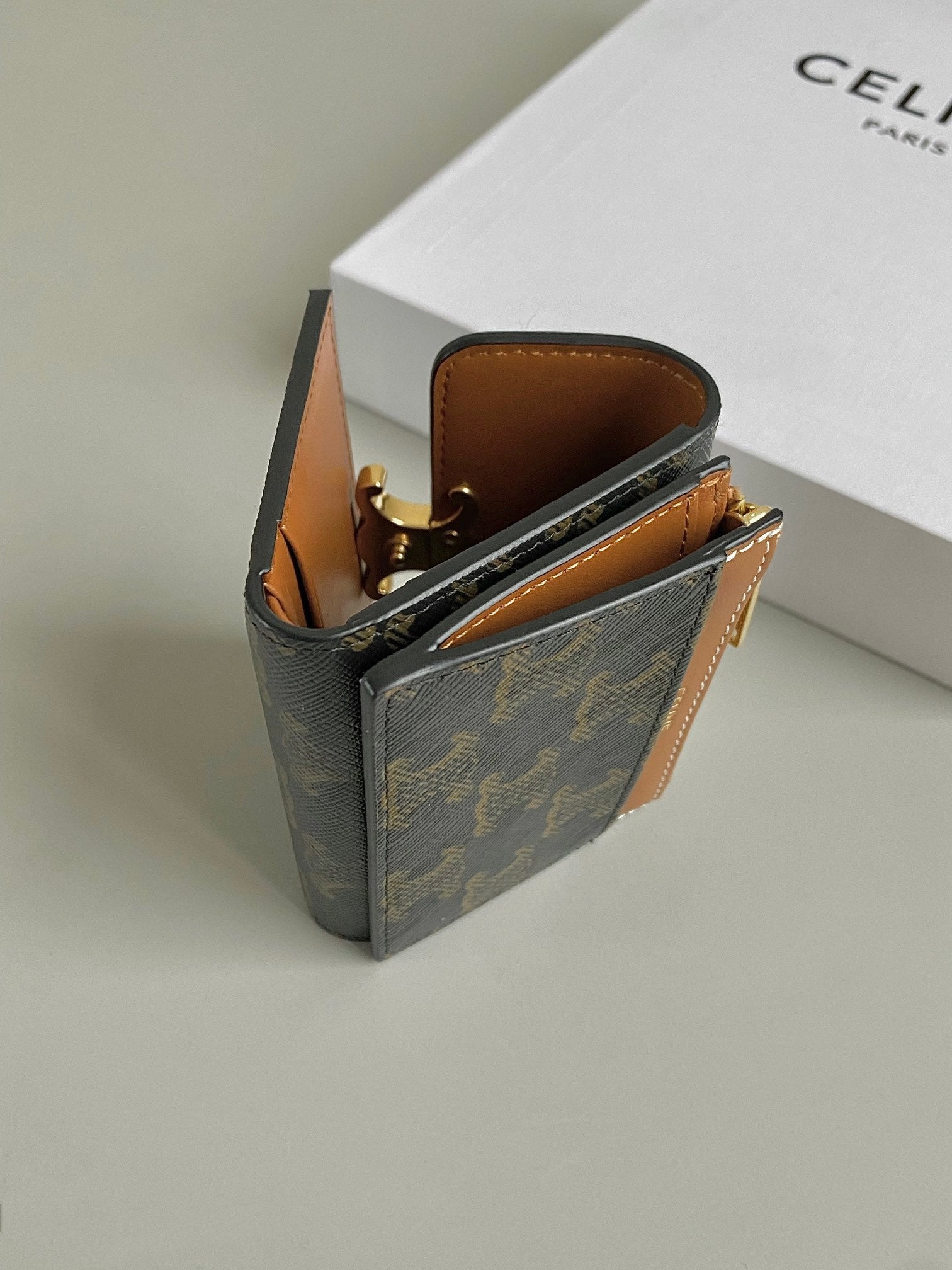 CELINE TRIOMPHE 9 WALLET TWO-IN-ONE OLD FLOWER BROWN CALFSKIN