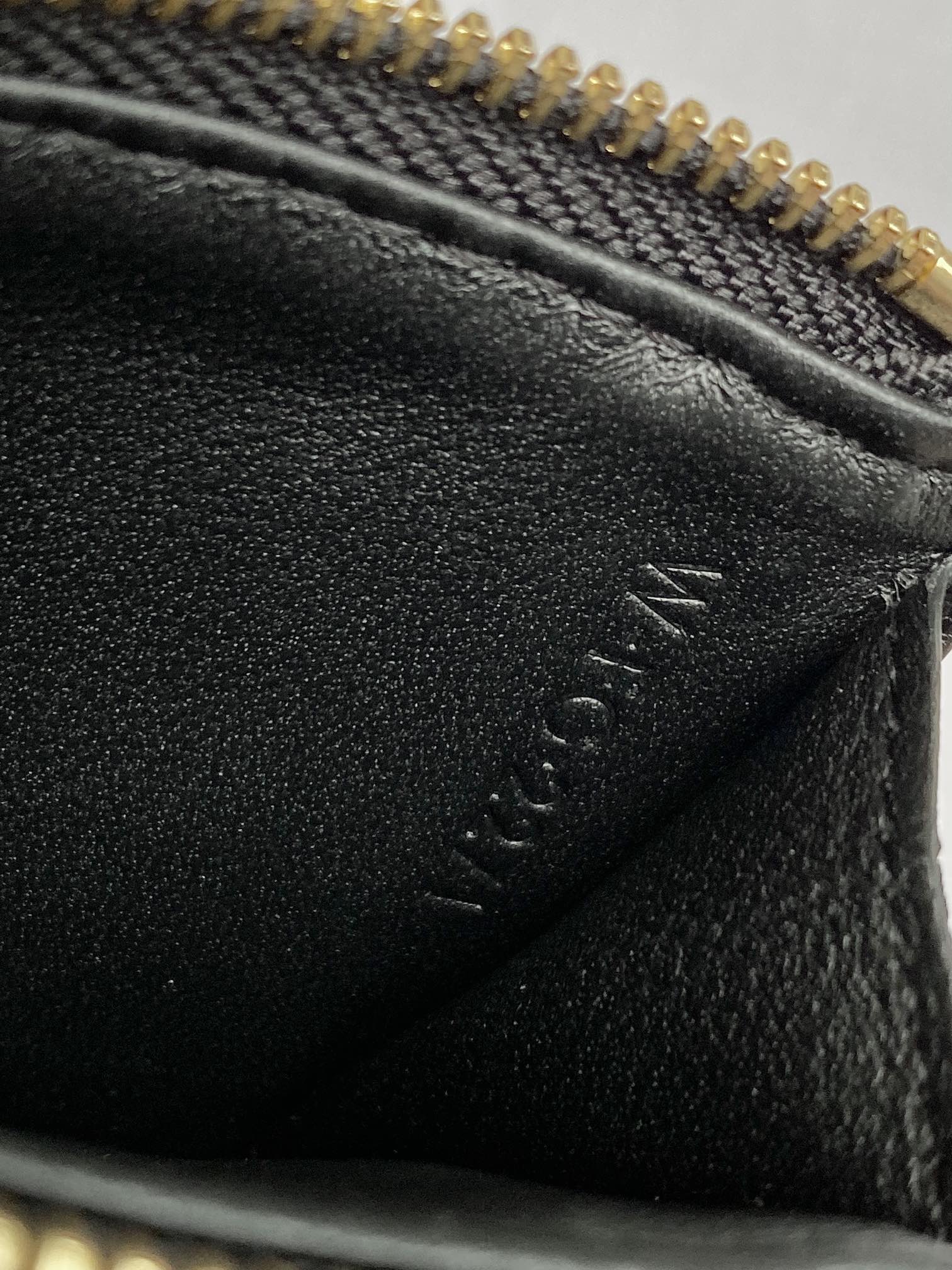 CELINE TRIOMPHE 9 WALLET TWO-IN-ONE BLACK CALFSKIN