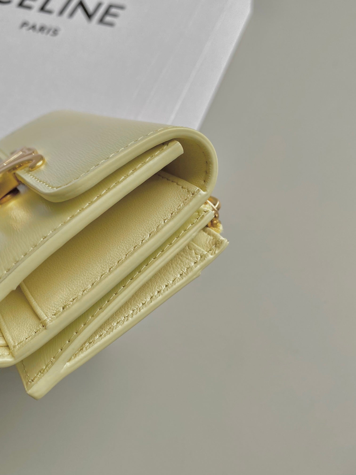 CELINE TRIOMPHE 9 WALLET TWO-IN-ONE YELLOW PASTEL CALFSKIN