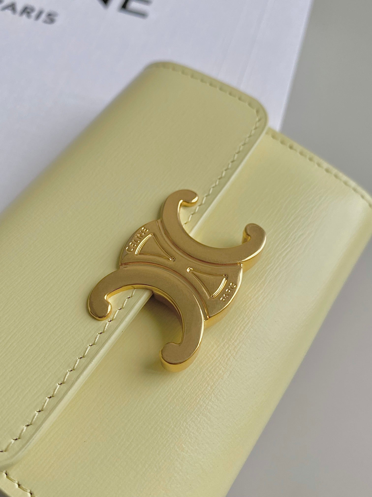 CELINE TRIOMPHE 9 WALLET TWO-IN-ONE YELLOW PASTEL CALFSKIN