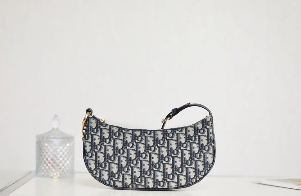 DIOR CD LOUNGE 26 BAG IN BLUE OBLIQUE JACQUARD
