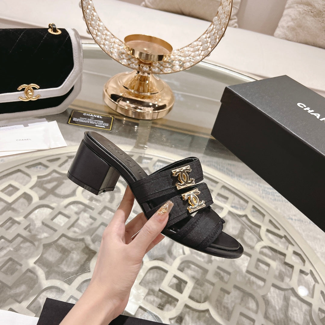 CHANEL Double C  Xiaoxiang Chain Fabric Head Chunky High Heel Black Lambskin