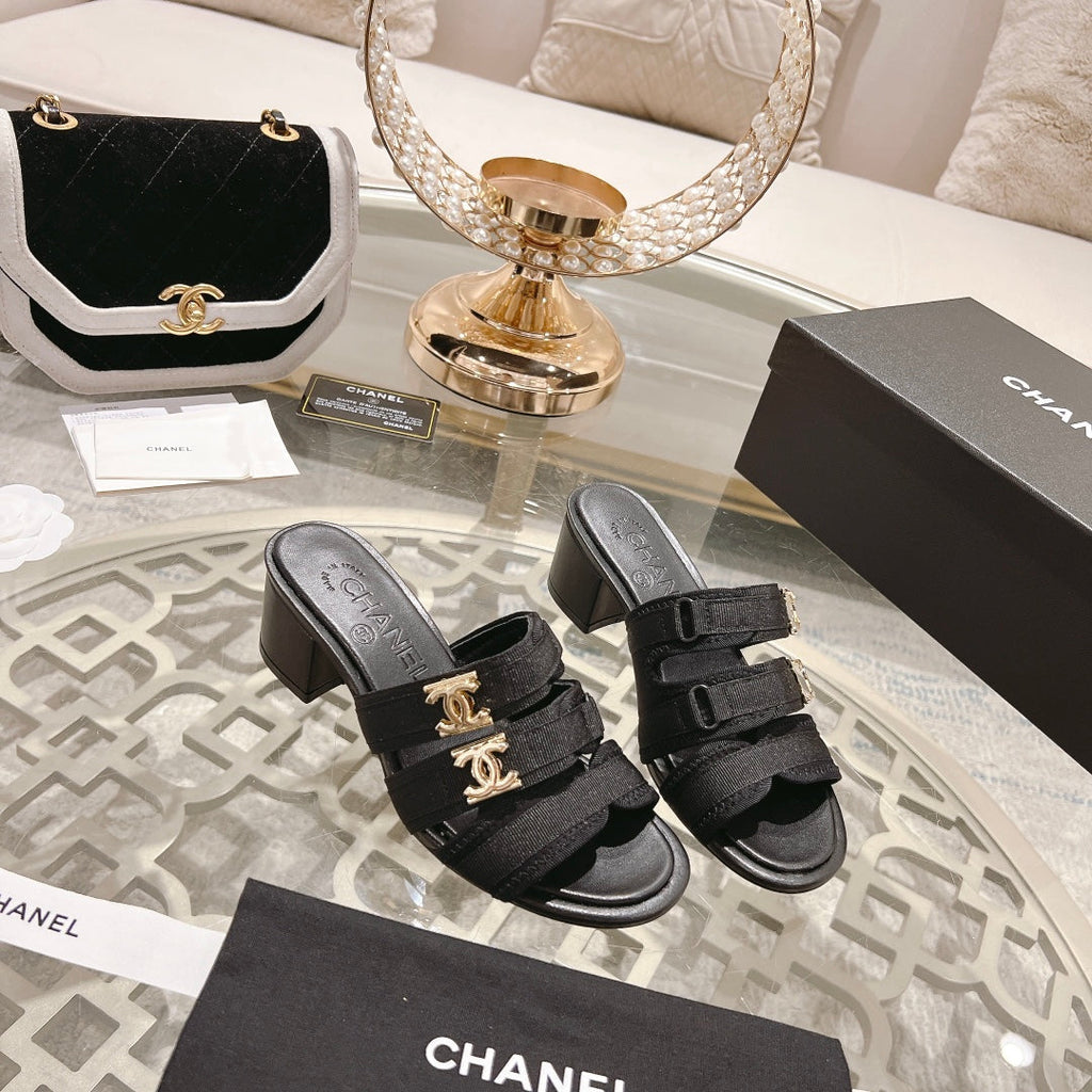 CHANEL Double C  Xiaoxiang Chain Fabric Head Chunky High Heel Black Lambskin