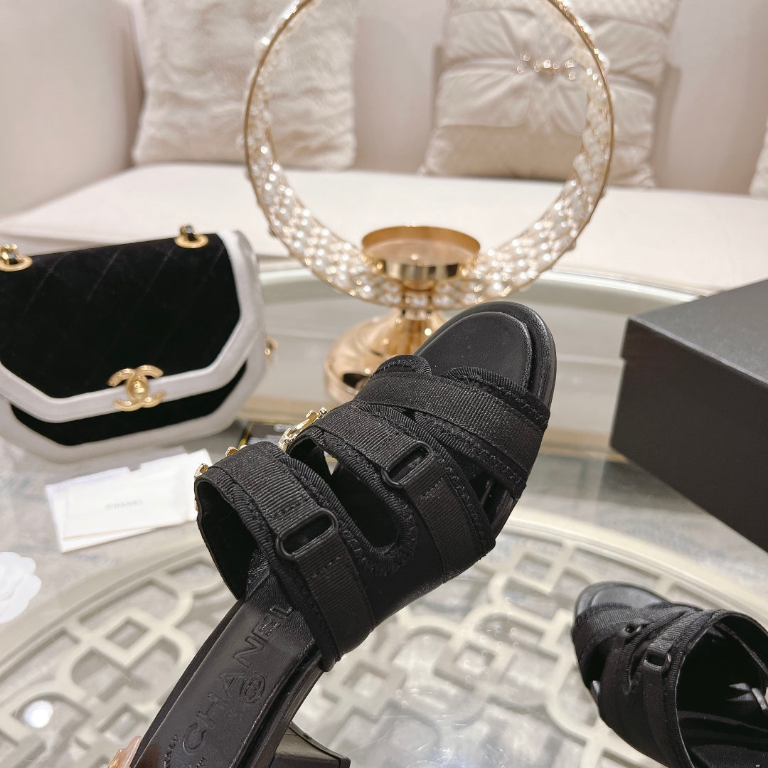 CHANEL Double C  Xiaoxiang Chain Fabric Head Chunky High Heel Black Lambskin
