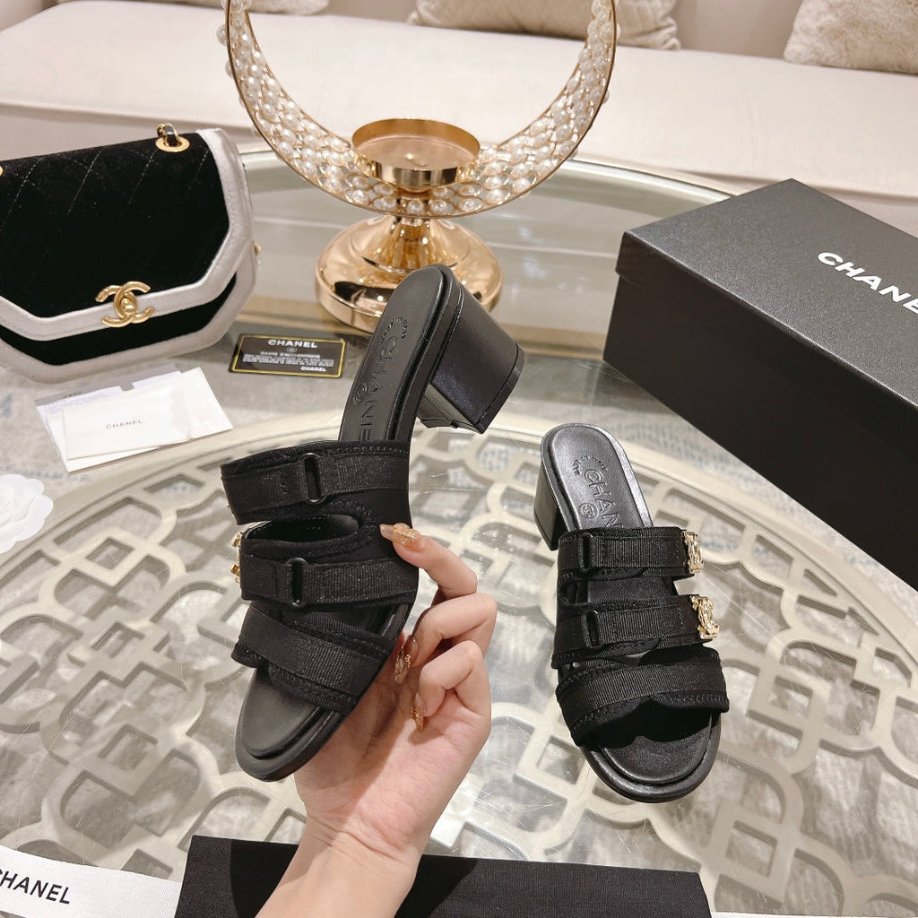 CHANEL Double C  Xiaoxiang Chain Fabric Head Chunky High Heel Black Lambskin