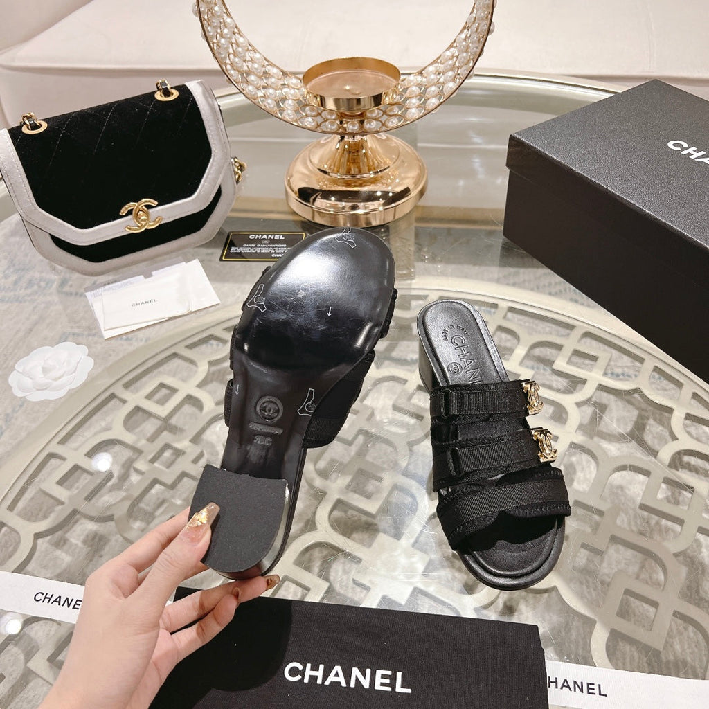 CHANEL Double C  Xiaoxiang Chain Fabric Head Chunky High Heel Black Lambskin