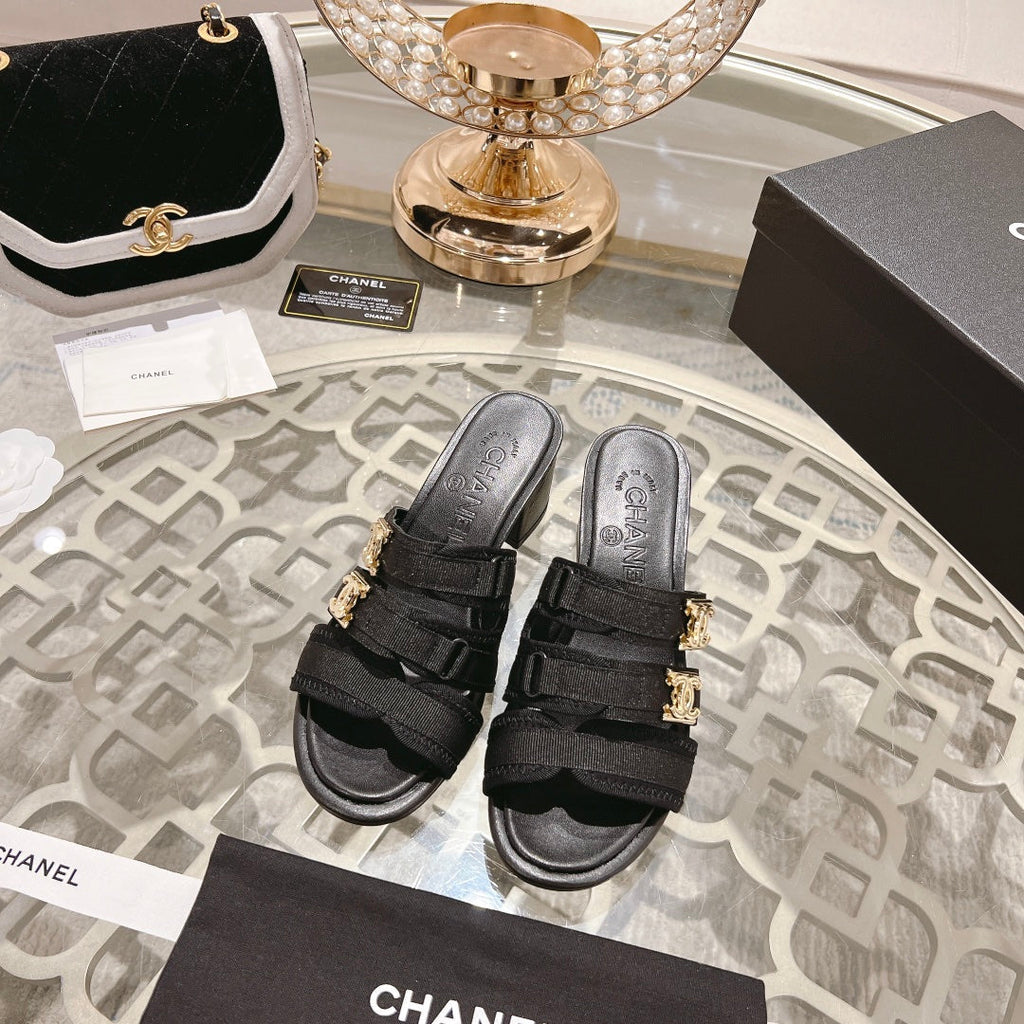 CHANEL Double C  Xiaoxiang Chain Fabric Head Chunky High Heel Black Lambskin