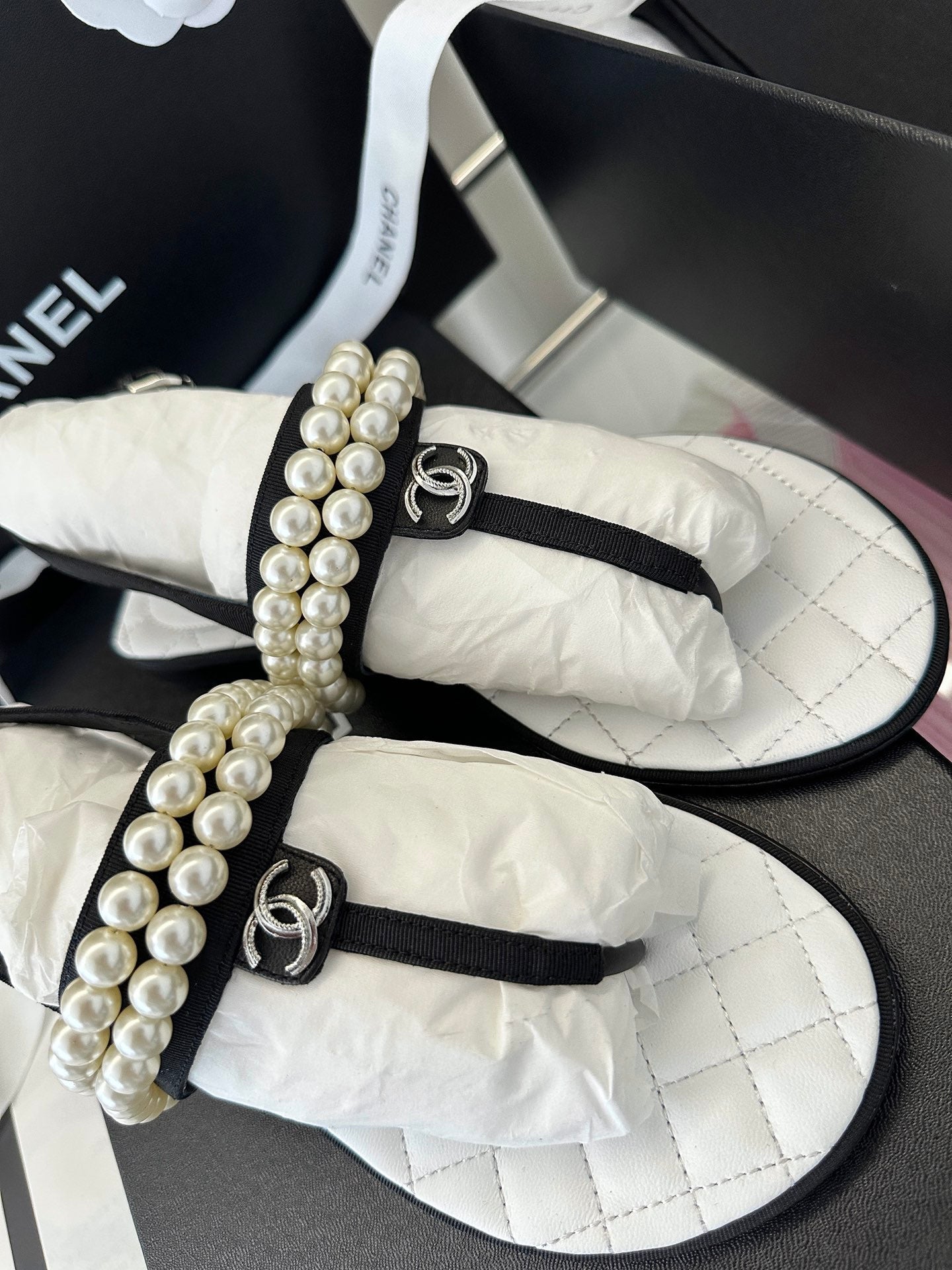 CHANEL CLASSIC THONG SANDALS PEARL CHAIN IN WHITE LAMBSKIN