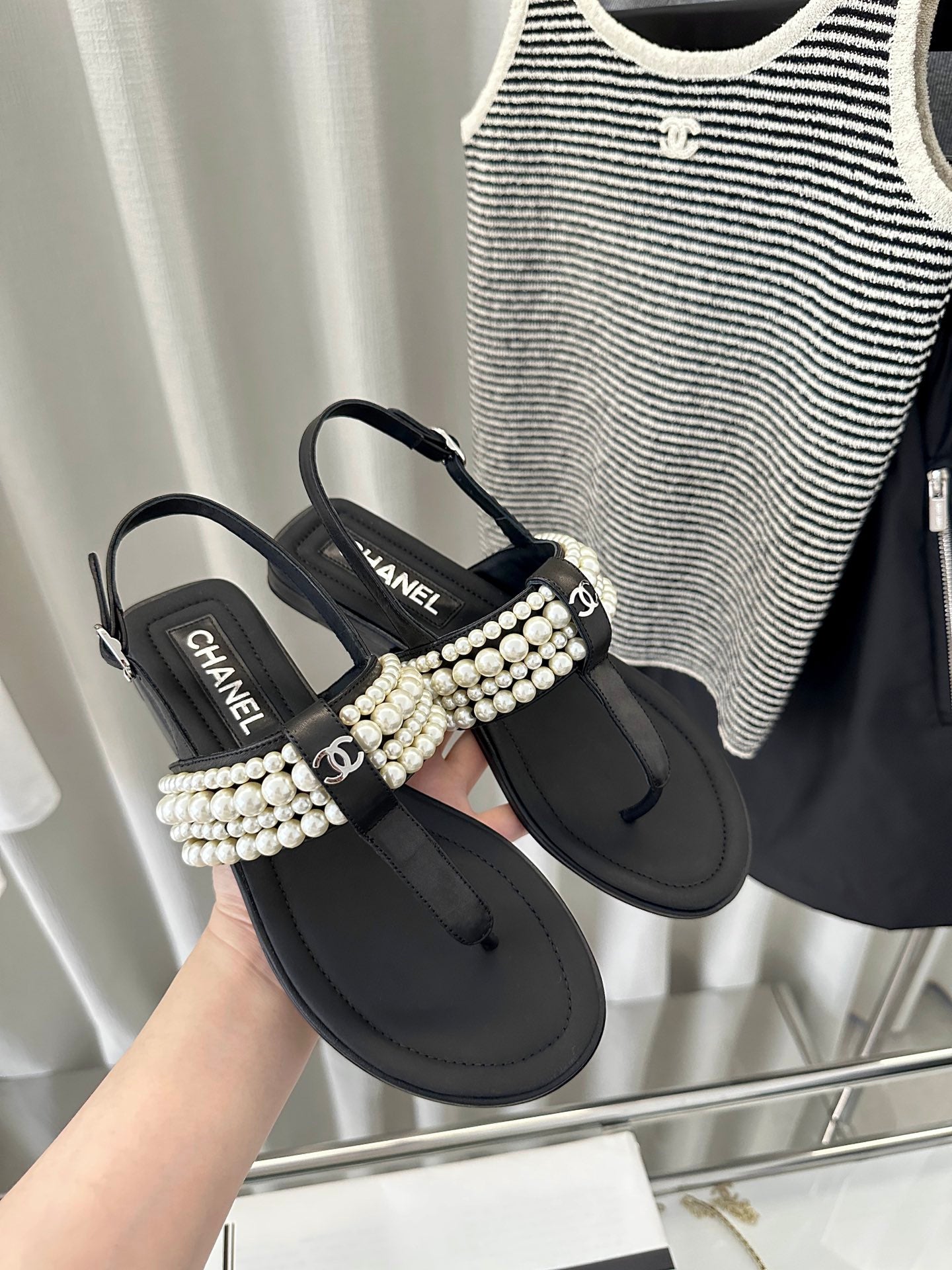 CHANEL CLASSIC THONG SANDALS PEARL CHAIN IN BLACK LAMBSKIN