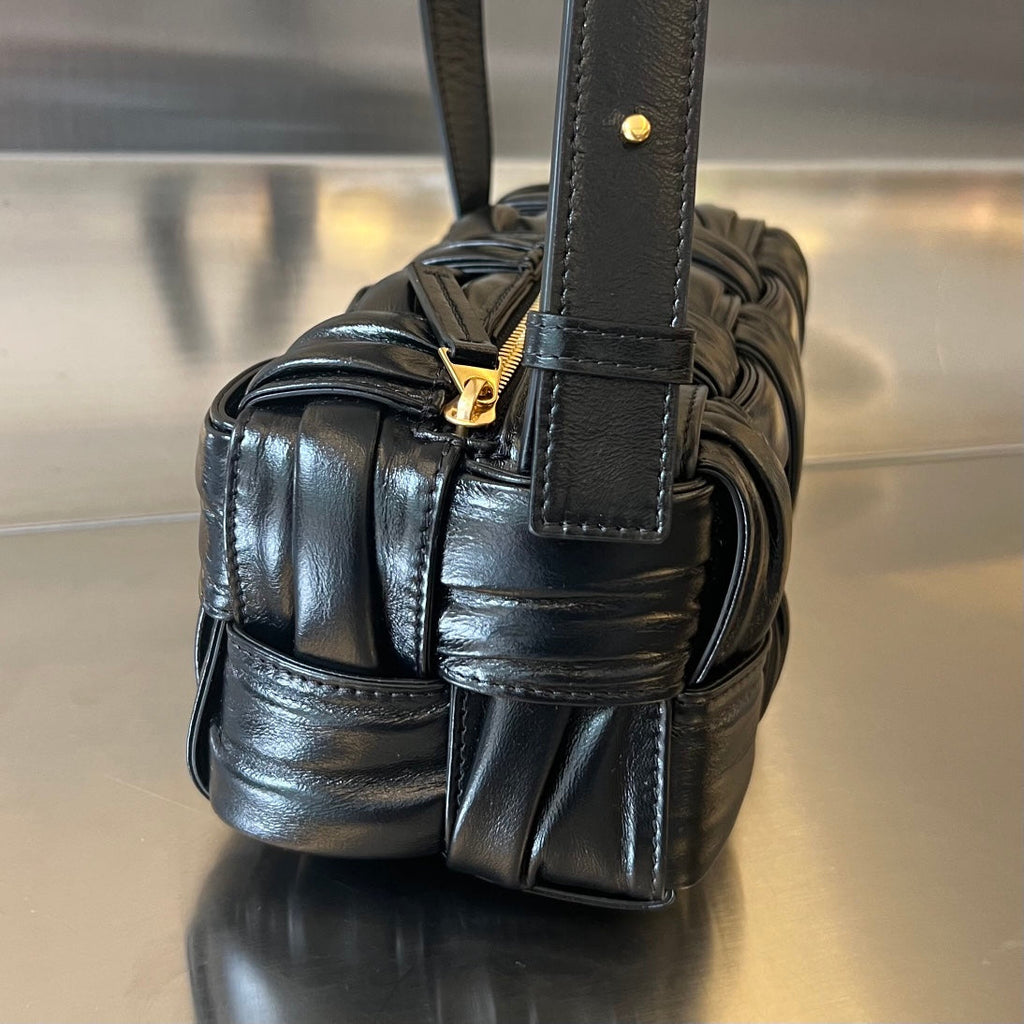 BOTTEGA VENETA SMALL BRICK CASSETTE 23 IN BLACK SOFT LAMBSKIN