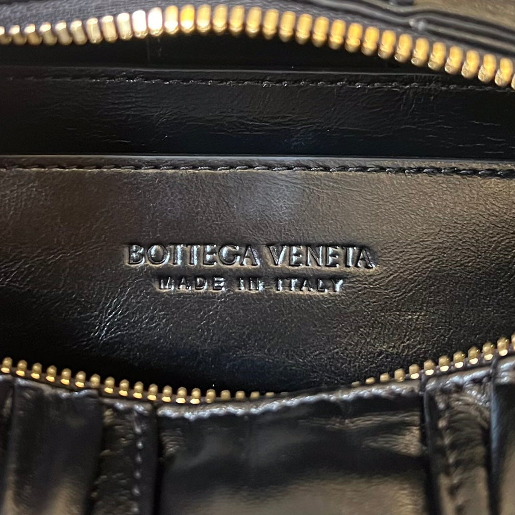 BOTTEGA VENETA SMALL BRICK CASSETTE 23 IN BLACK SOFT LAMBSKIN
