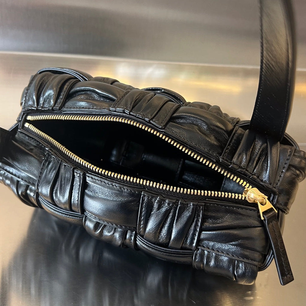 BOTTEGA VENETA SMALL BRICK CASSETTE 23 IN BLACK SOFT LAMBSKIN