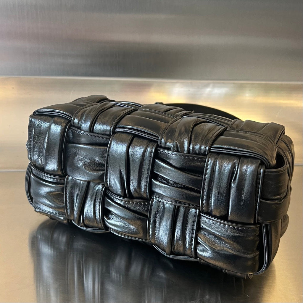 BOTTEGA VENETA SMALL BRICK CASSETTE 23 IN BLACK SOFT LAMBSKIN