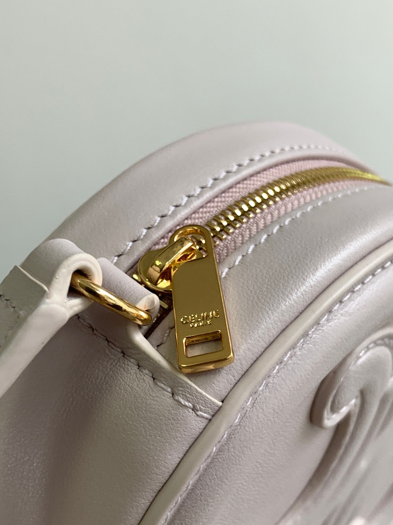 CELINE SMOOTH CALFSKIN 16 OVAL WHITE BAG