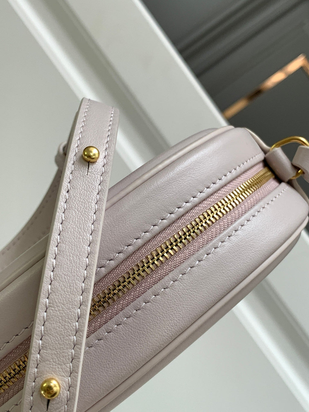 CELINE SMOOTH CALFSKIN 16 OVAL WHITE BAG