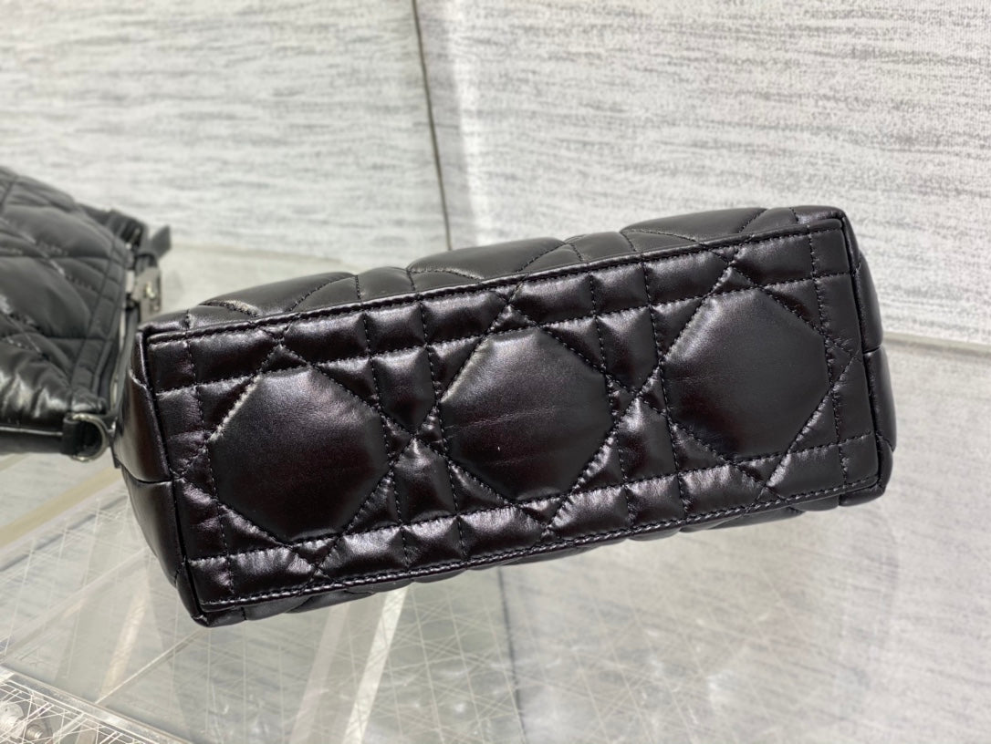 DIOR TRAVEL NOMAD POUCH 22 IN BLACK MACROCANNAGE LAMBSKIN