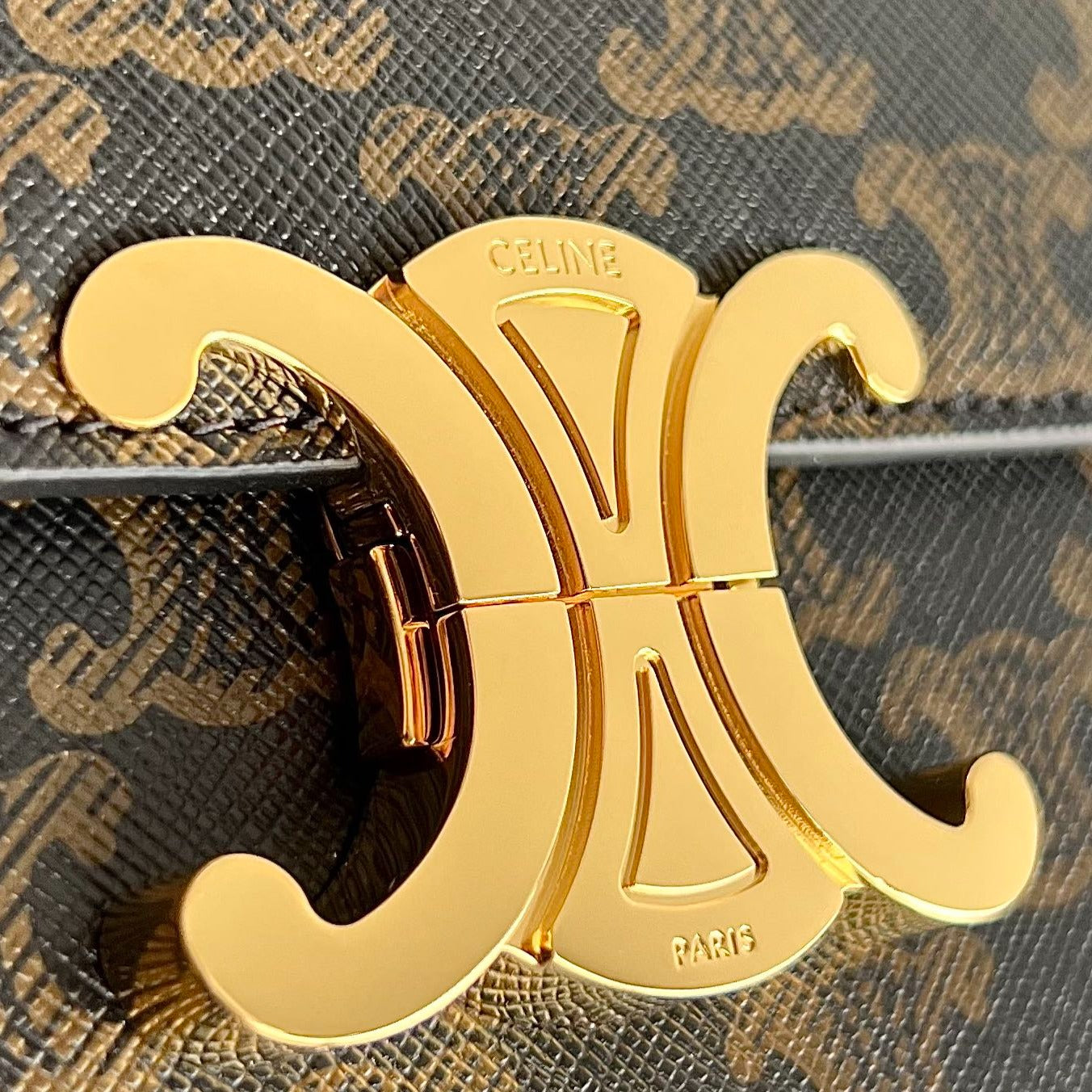 CELINE TRIOMPHE 20 TAN CALFSKIN