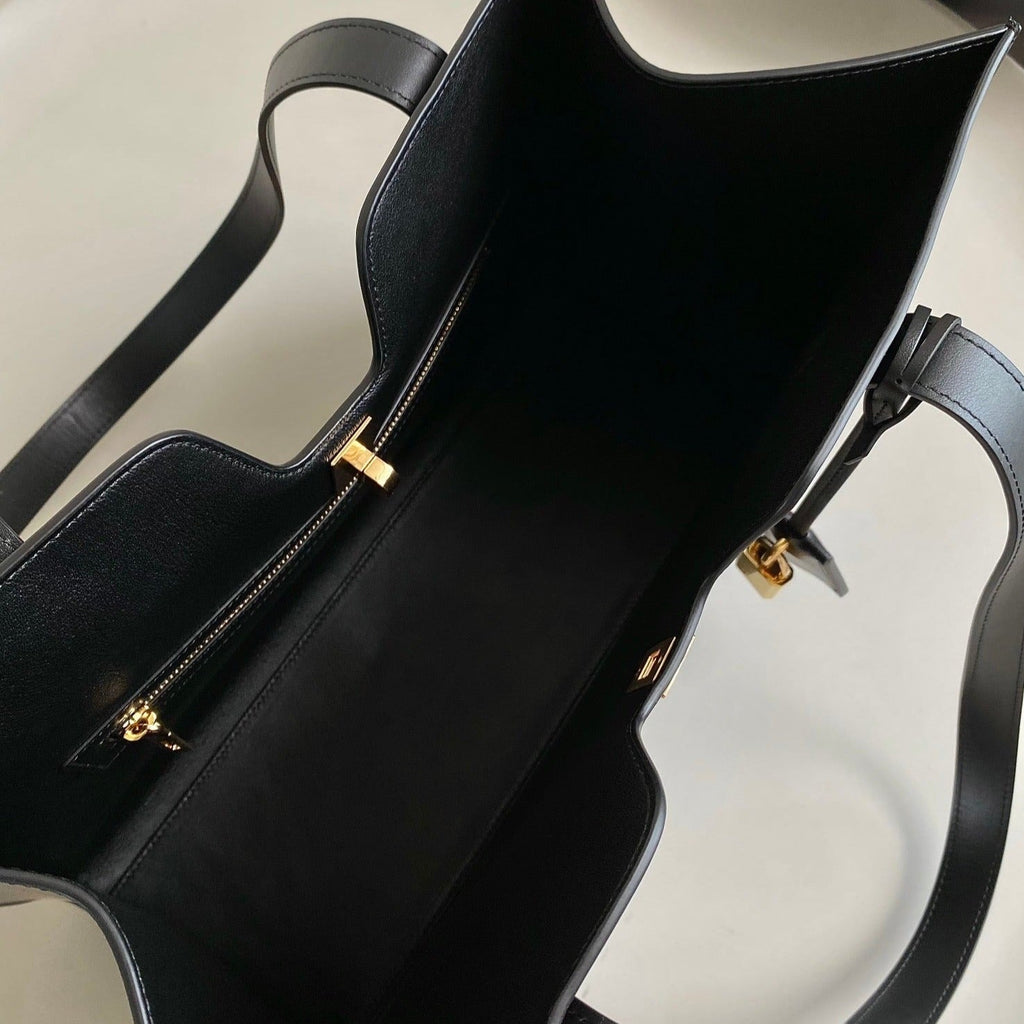 CELINE CABAS TRIOMPHE 37 BLACK IN SMOOTH CALFSKIN