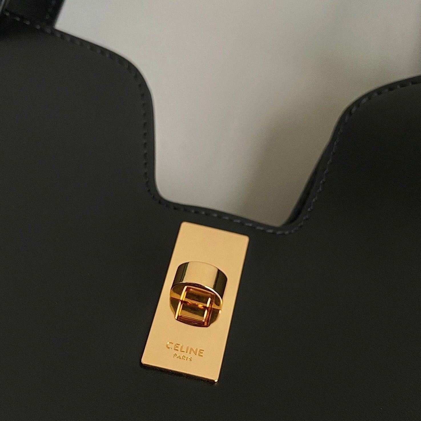 CELINE CABAS TRIOMPHE 37 BLACK IN SMOOTH CALFSKIN